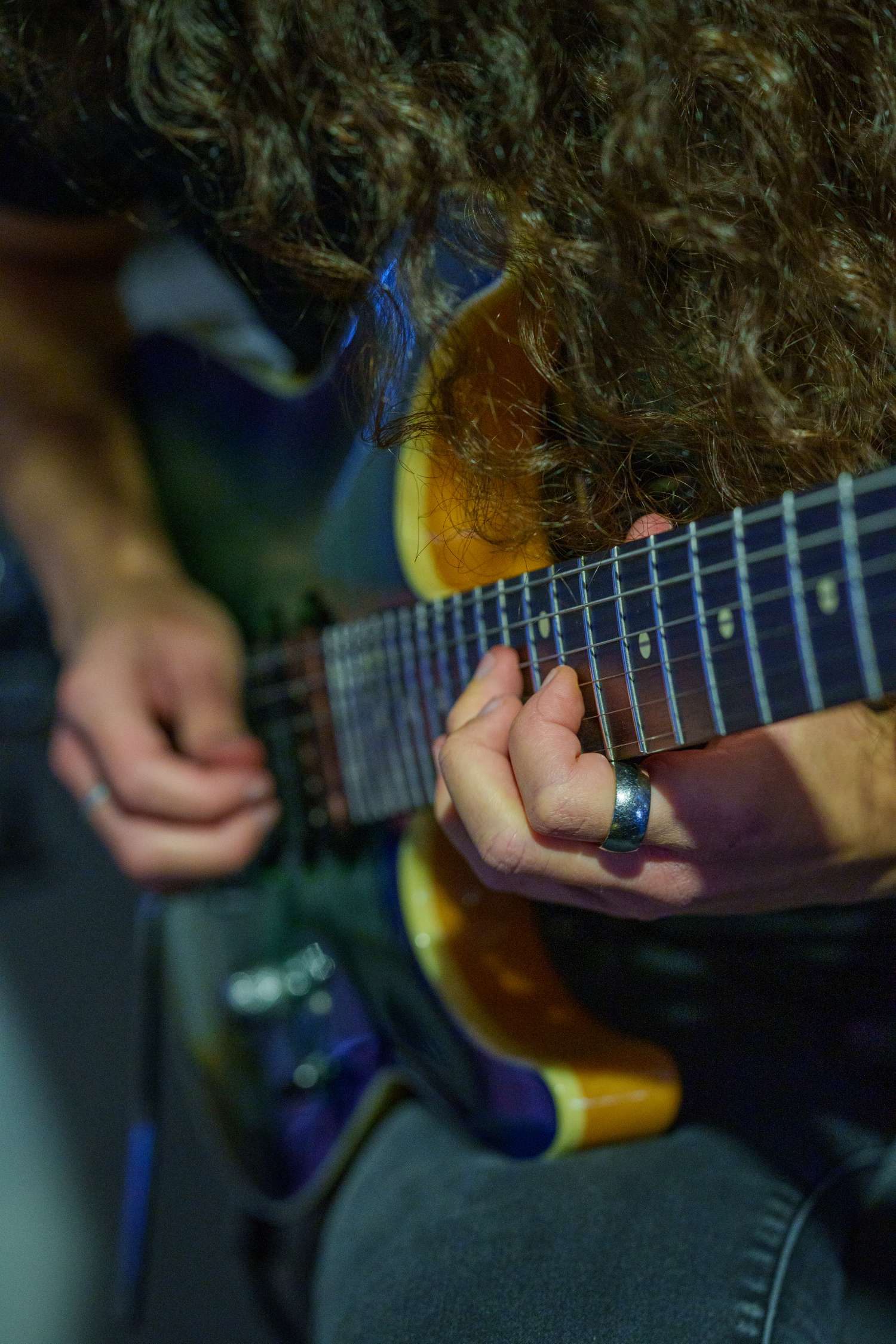 Chiara Manenti - Professional Session Guitarist